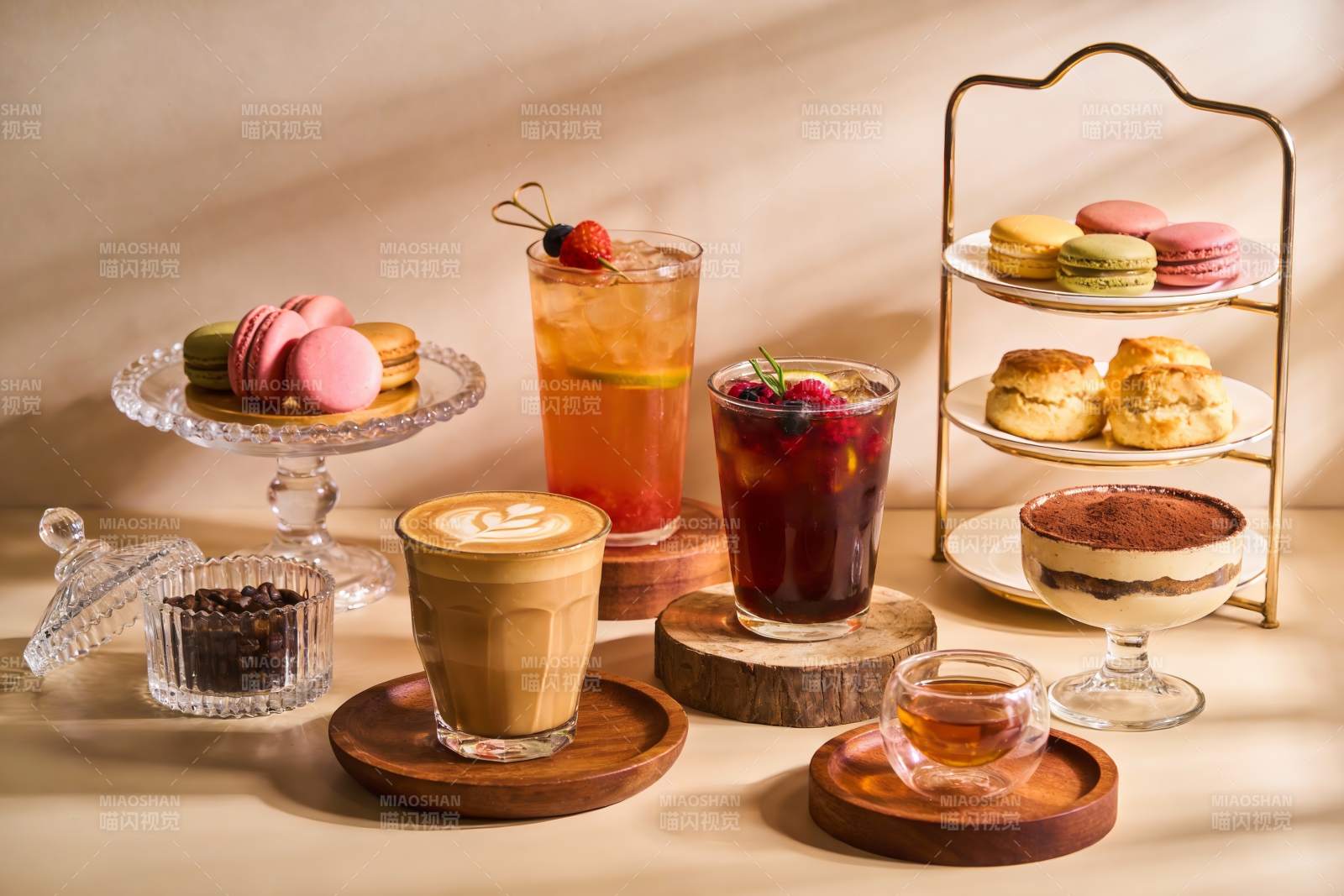 精致下午茶甜品与饮品图片