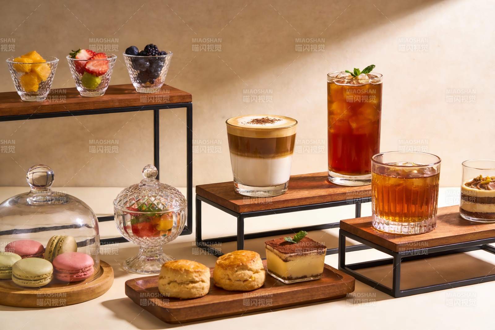 精致下午茶甜品与饮品图片