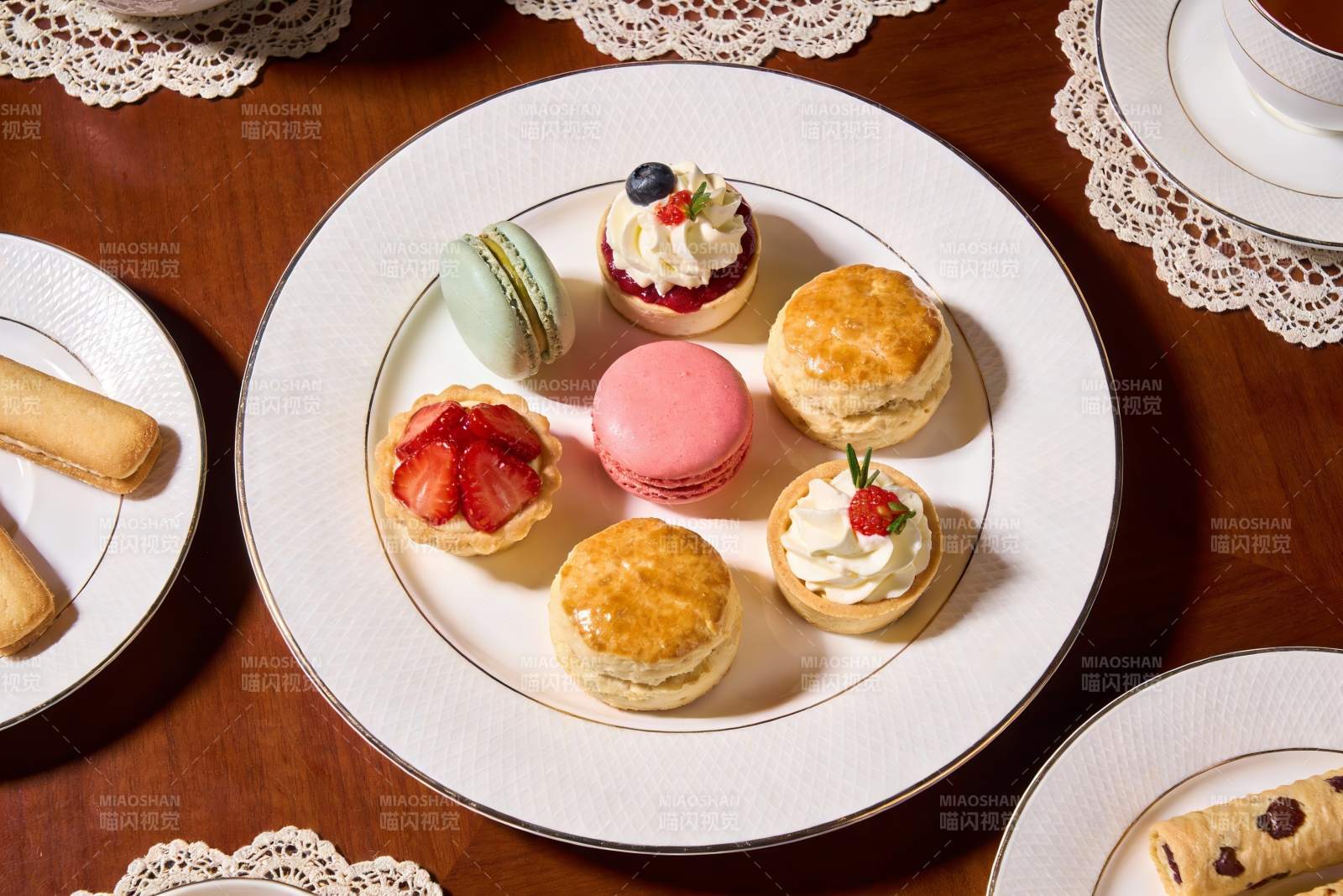 精致下午茶甜点摆盘图片