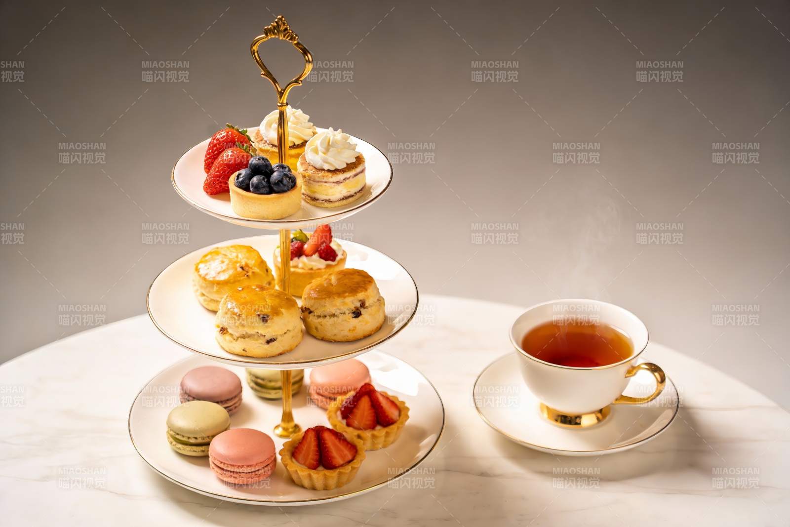 三层甜点架配下午茶图片