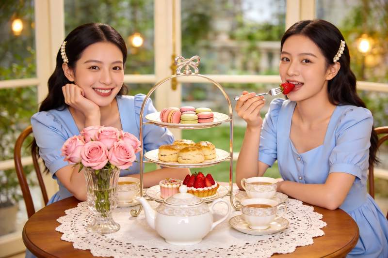 两位女士下午茶时光图片