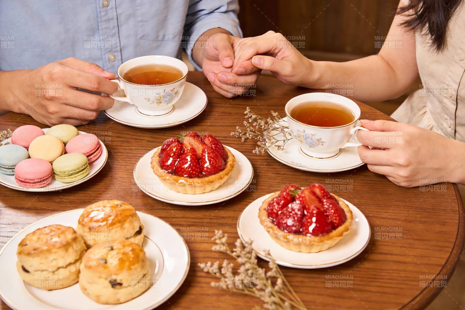 情侣下午茶甜蜜时光图片
