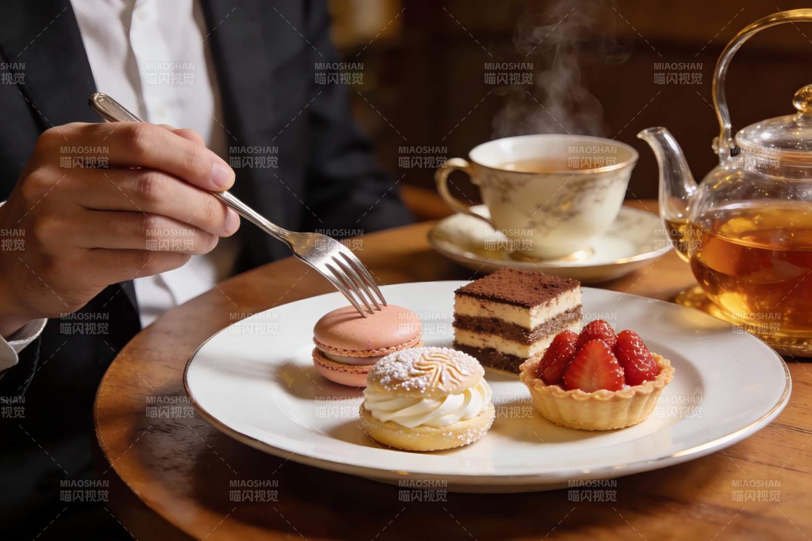 优雅下午茶甜点与红茶图片