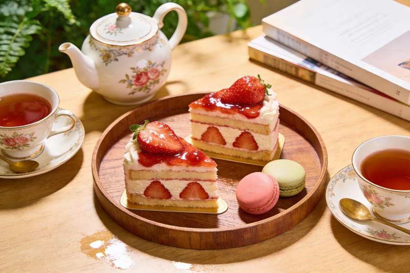 草莓蛋糕与下午茶时光图片