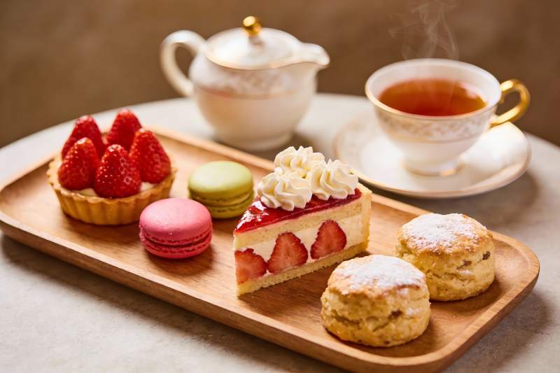 精致下午茶甜点与红茶图片