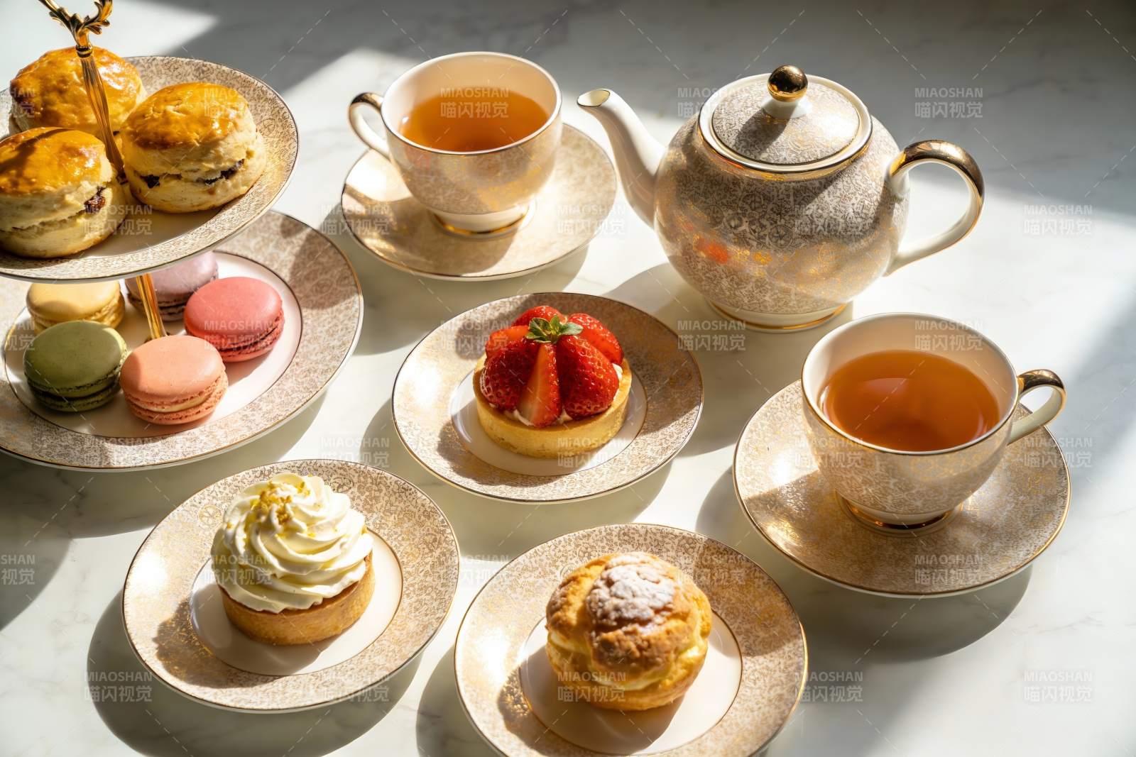 精致下午茶点心与茶具摆盘图片