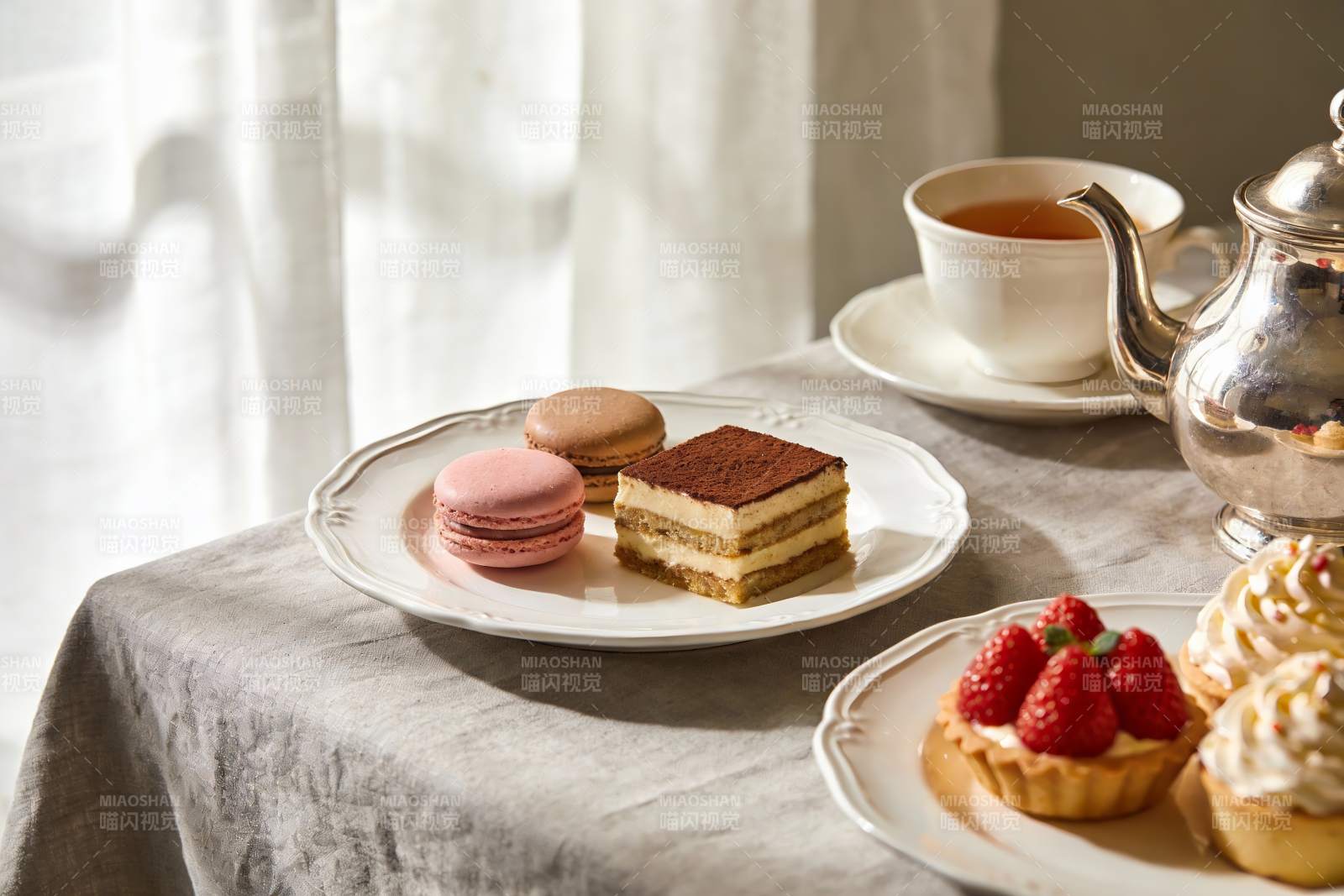 优雅下午茶时光甜点与茶图片