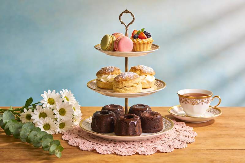 三层甜点架配下午茶图片