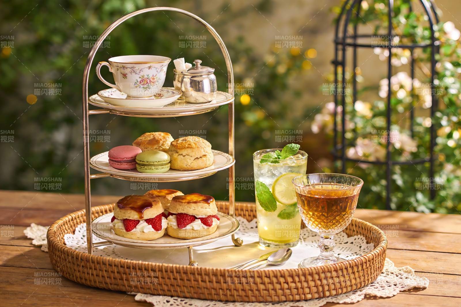户外下午茶点心与饮品图片