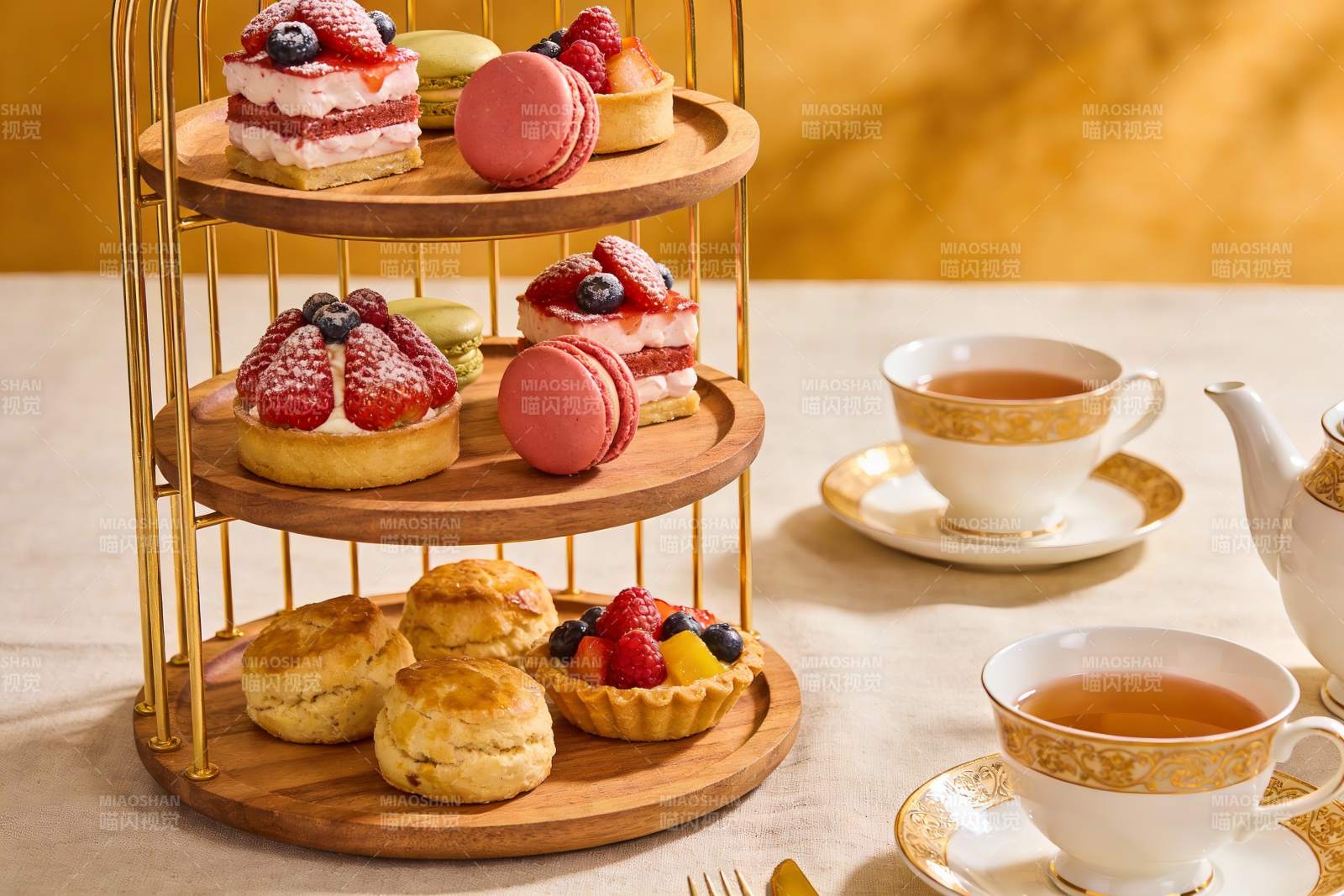 三层甜点架配下午茶图片