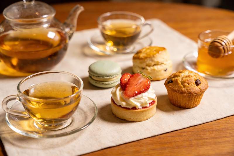 下午茶时光茶点与饮品图片