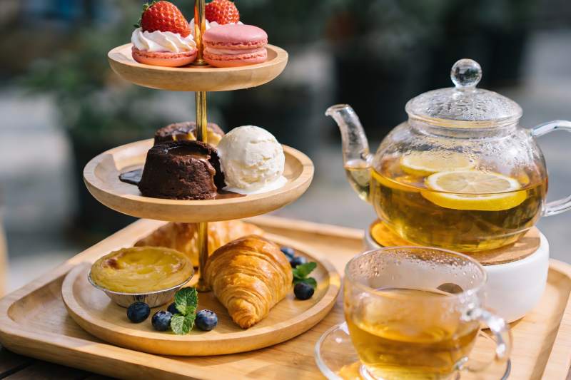 精致下午茶甜点与茶饮图片