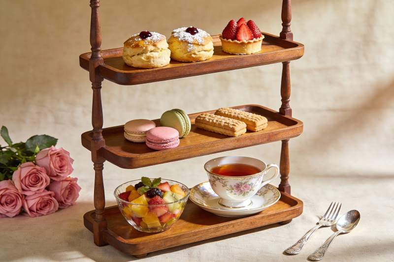 三层木质点心架配下午茶图片