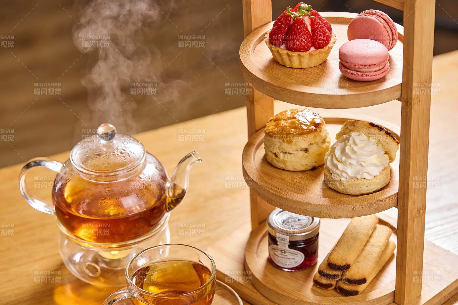 下午茶点心与热茶图片