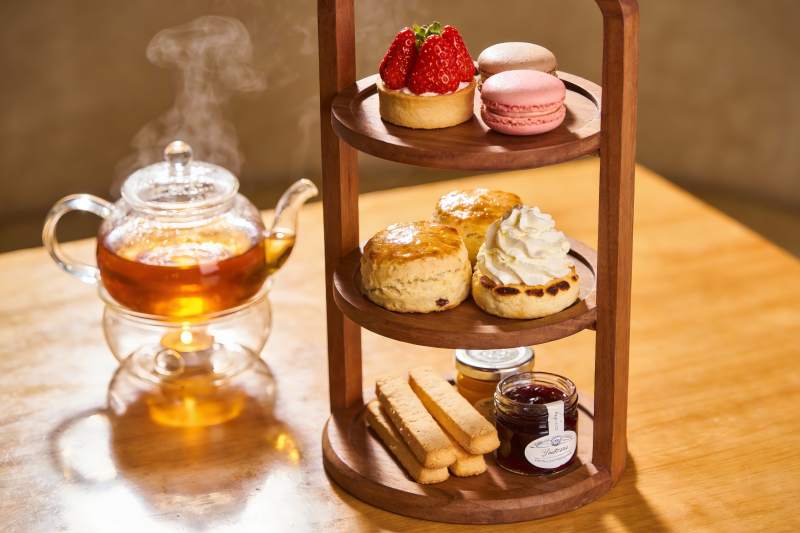 英式下午茶点心与热茶图片