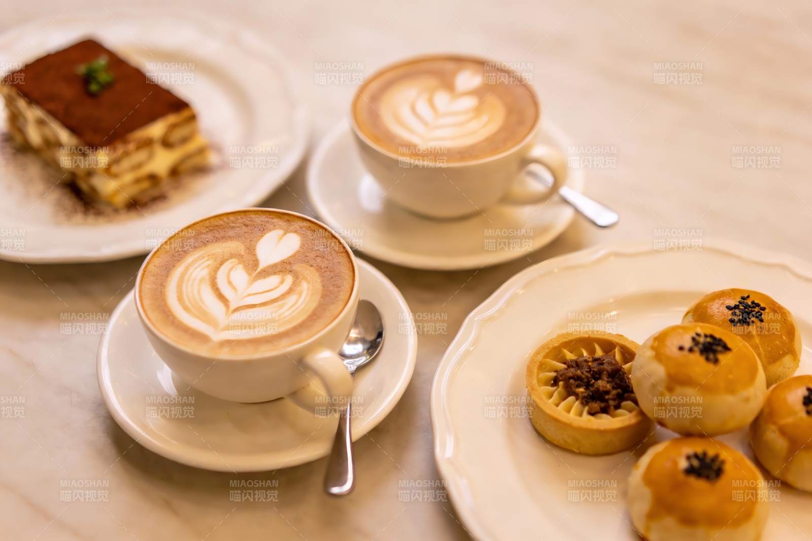 咖啡甜点摆盘精美诱人图片