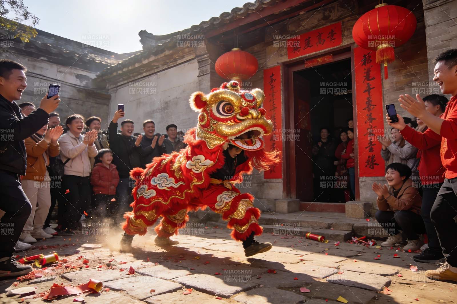 传统舞狮表演热闹非凡图片