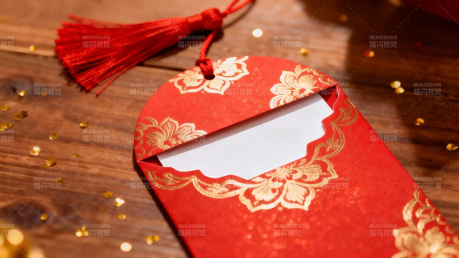 红色红包配金色流苏图片