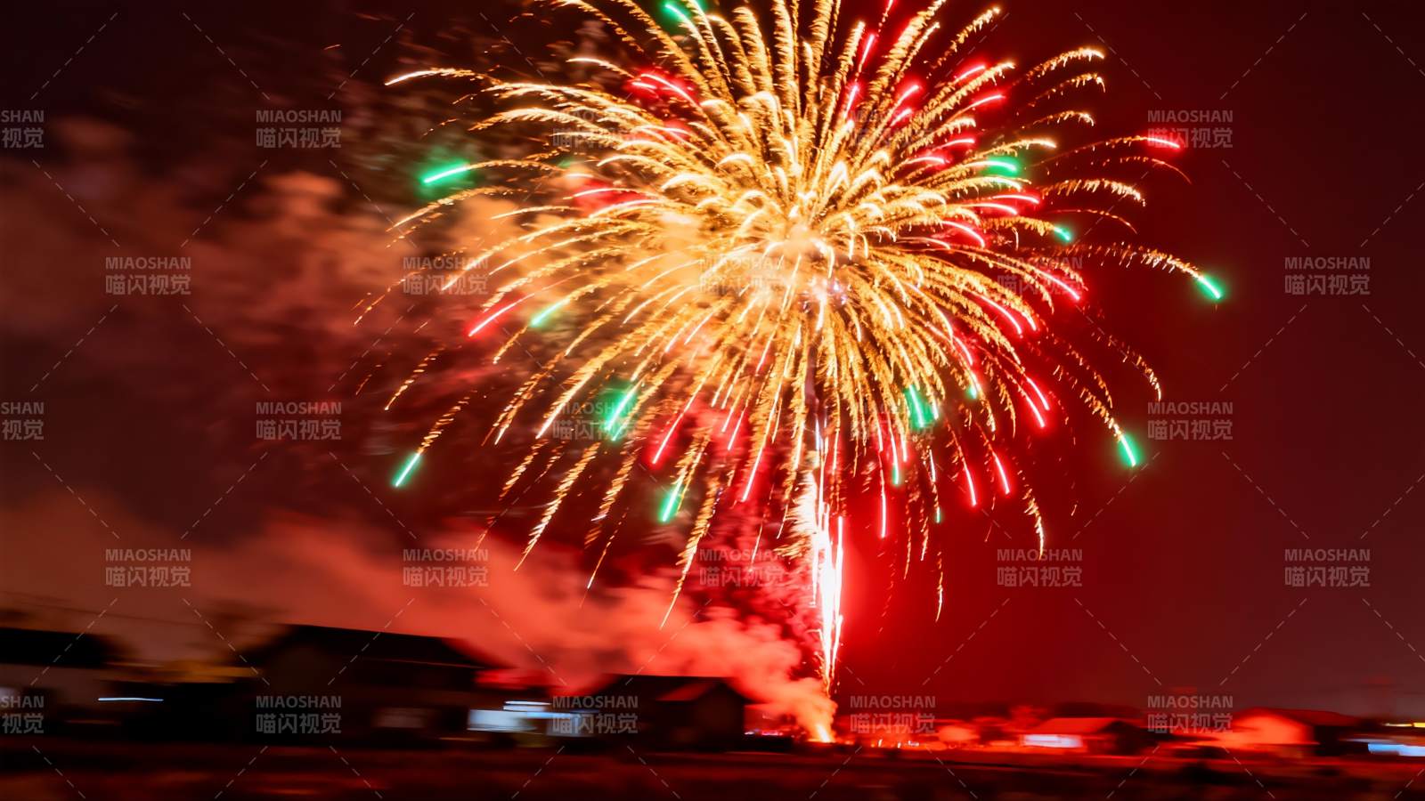 夜空烟花绽放绚丽多彩图片