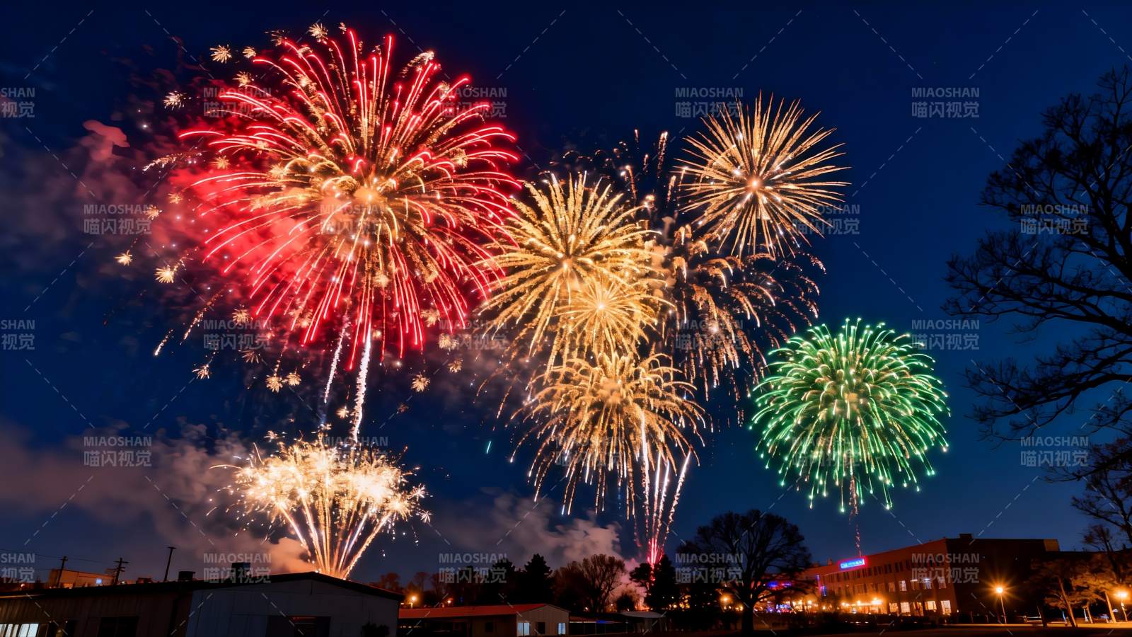 夜空中绚丽多彩的烟花绽放图片