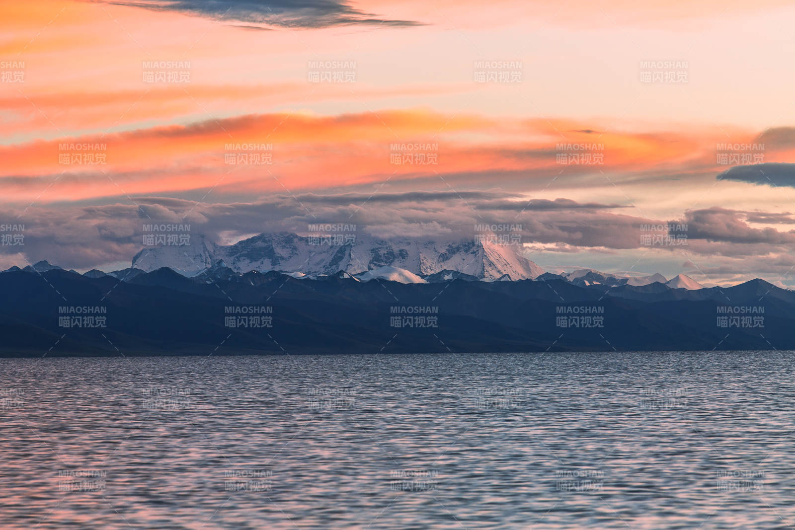 纳木措日落，念青唐古拉山日照金山图片