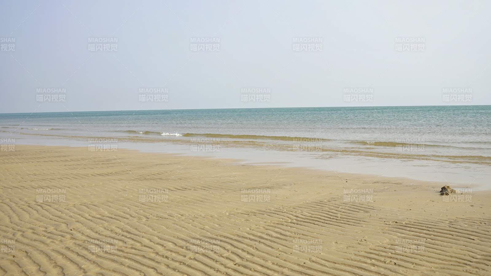 天堂滩宁静海滩风光图片