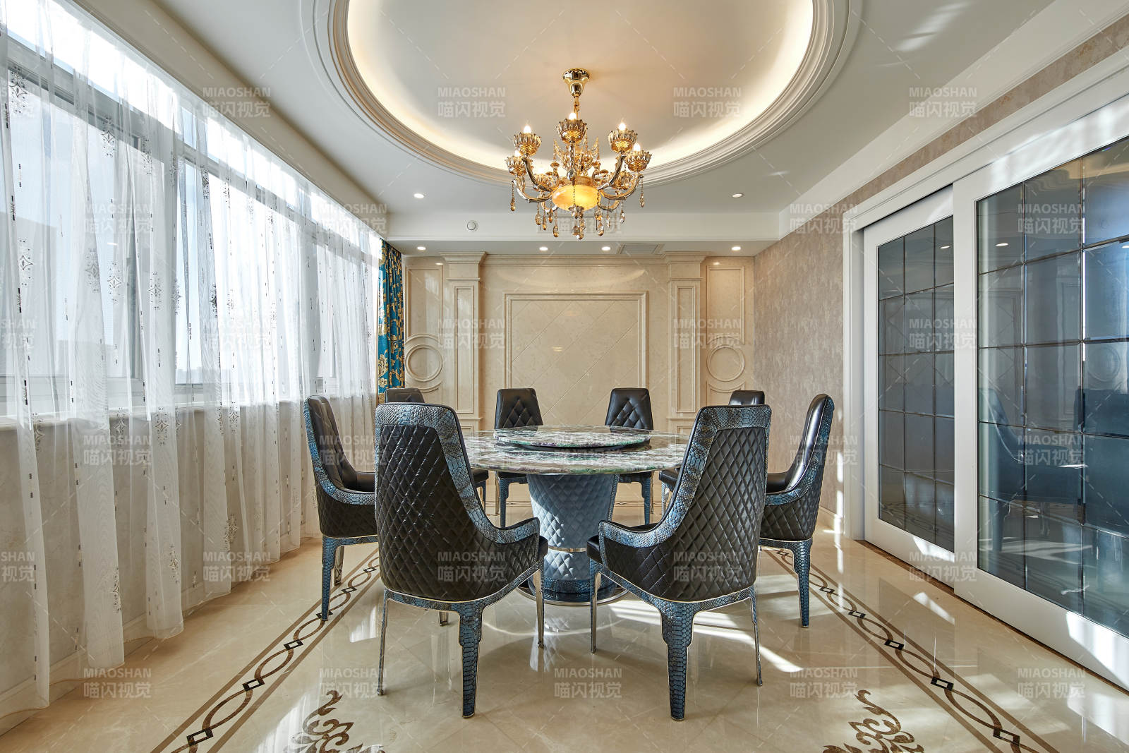 豪华餐厅优雅用餐区图片