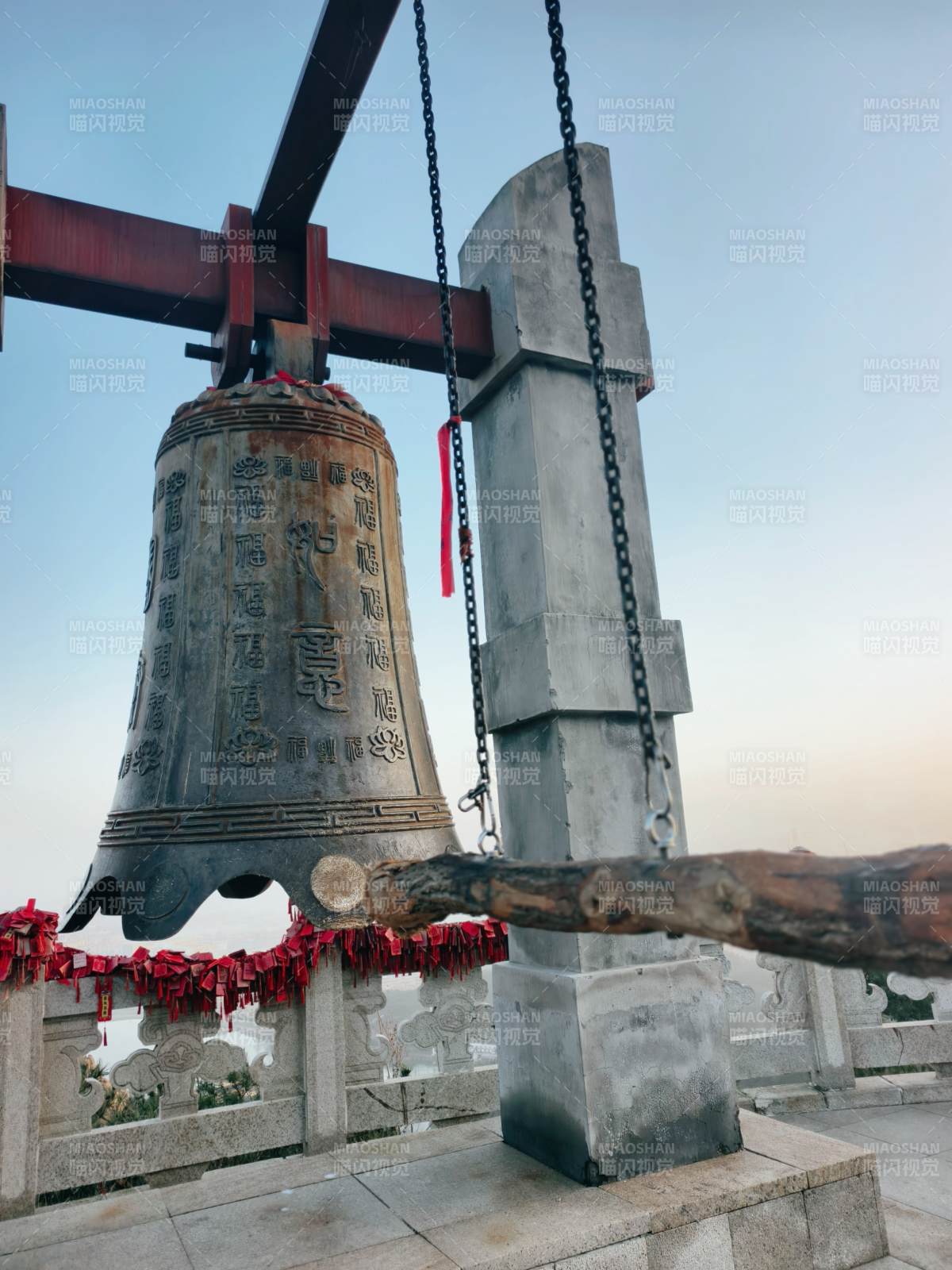 古钟悬梁 祈福悠扬——大珠山拜佛台图片