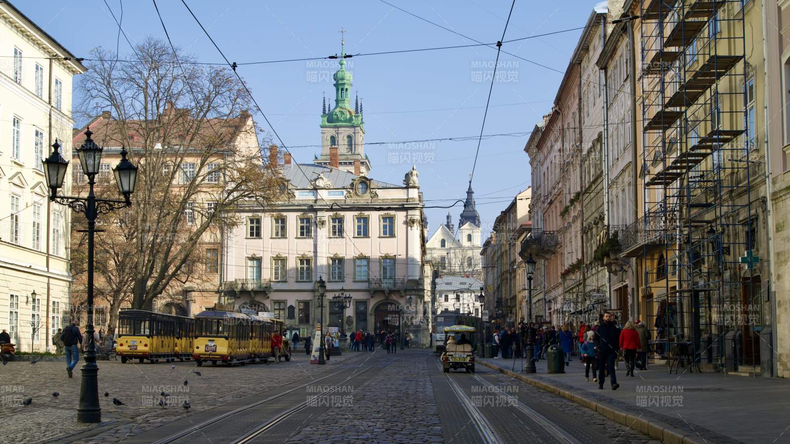 利沃夫集市广场和市政厅图片