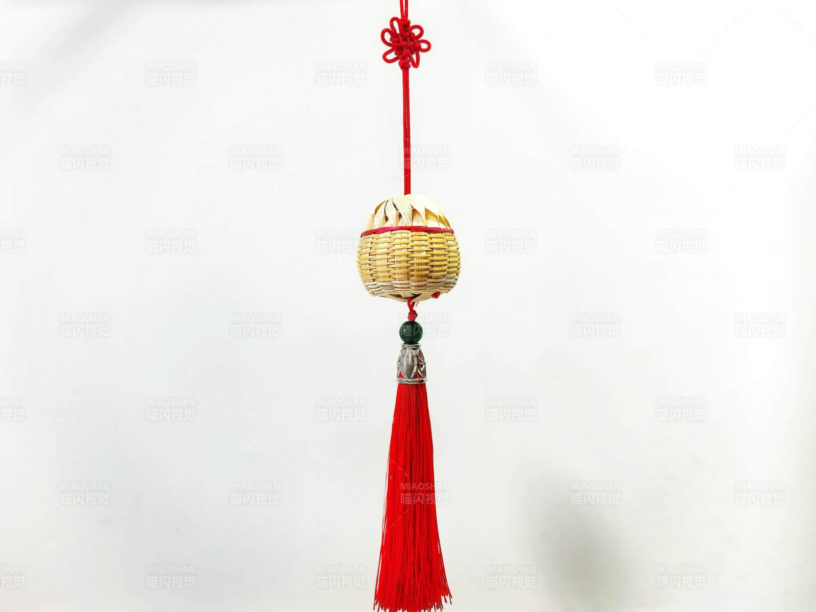 红绳竹编挂饰图片
