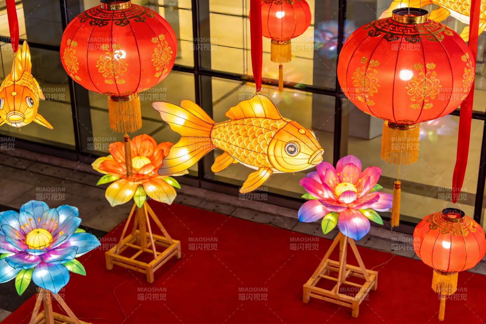 花灯映春夜图片