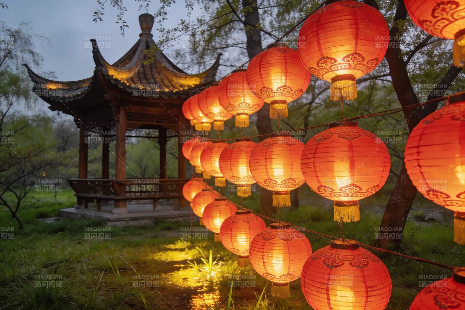 古亭红灯笼夜景图片