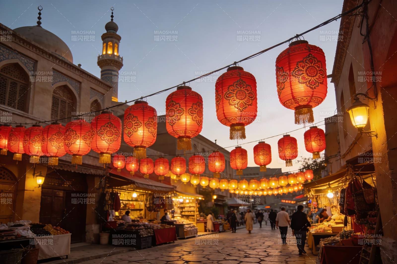 夜市灯笼高挂古建筑街景图片