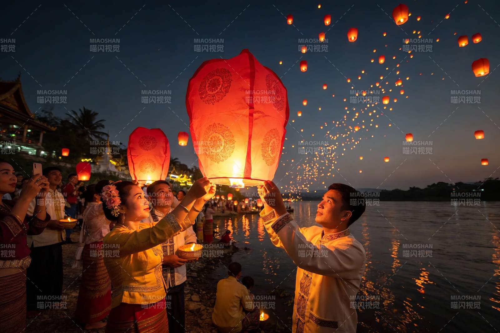夜放孔明灯祈福活动图片