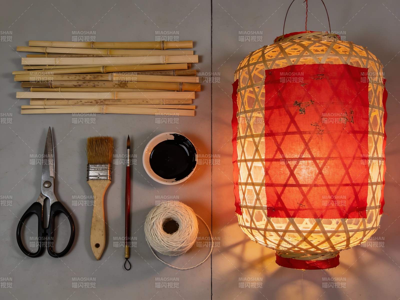 手工灯笼制作材料与成品展示图片