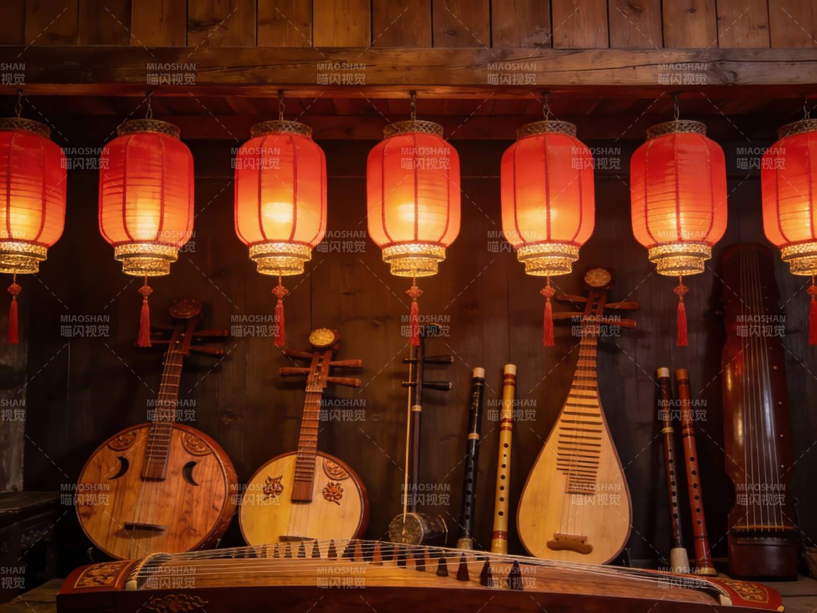 古色古香乐器与红灯笼图片