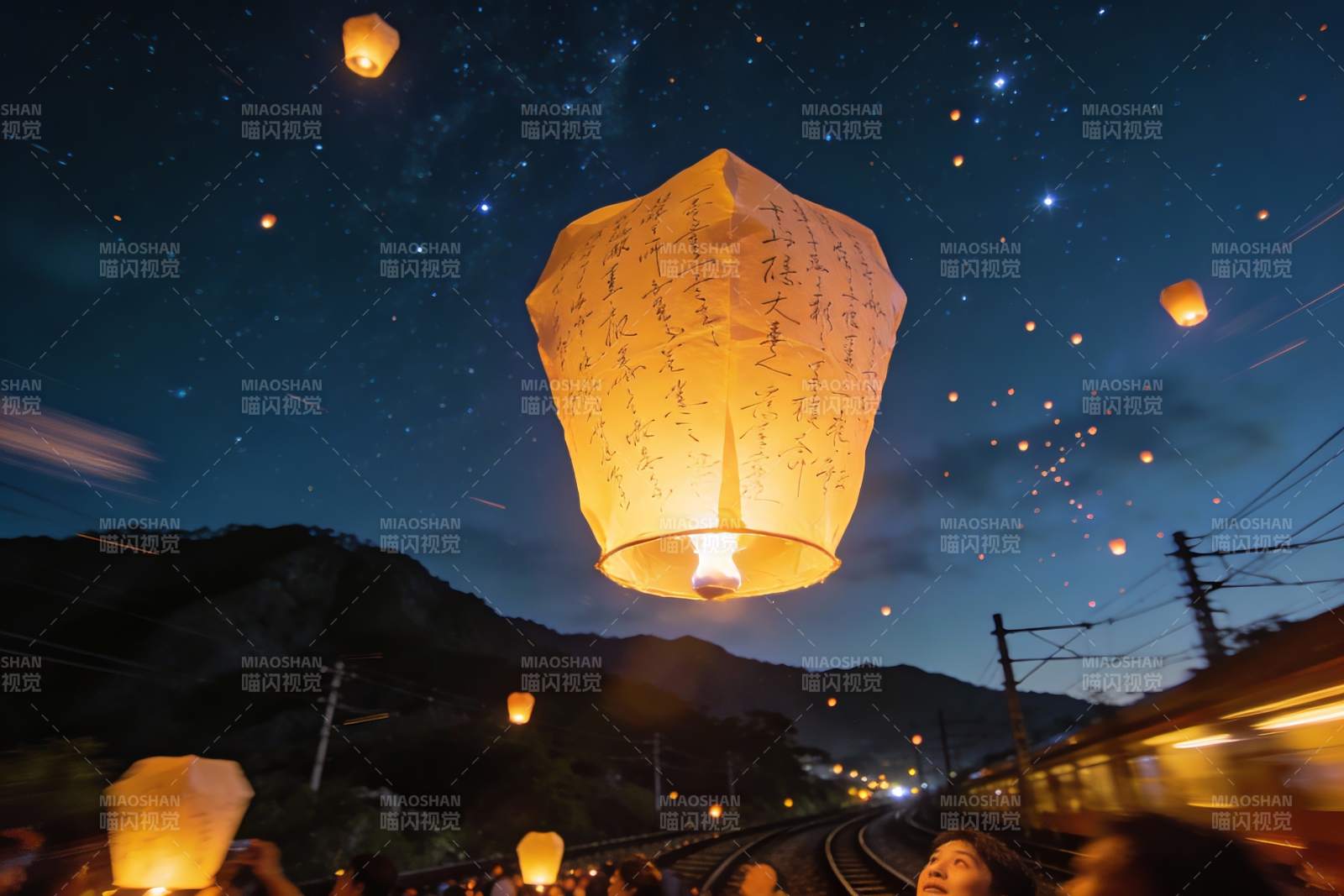 夜空孔明灯祈福图片