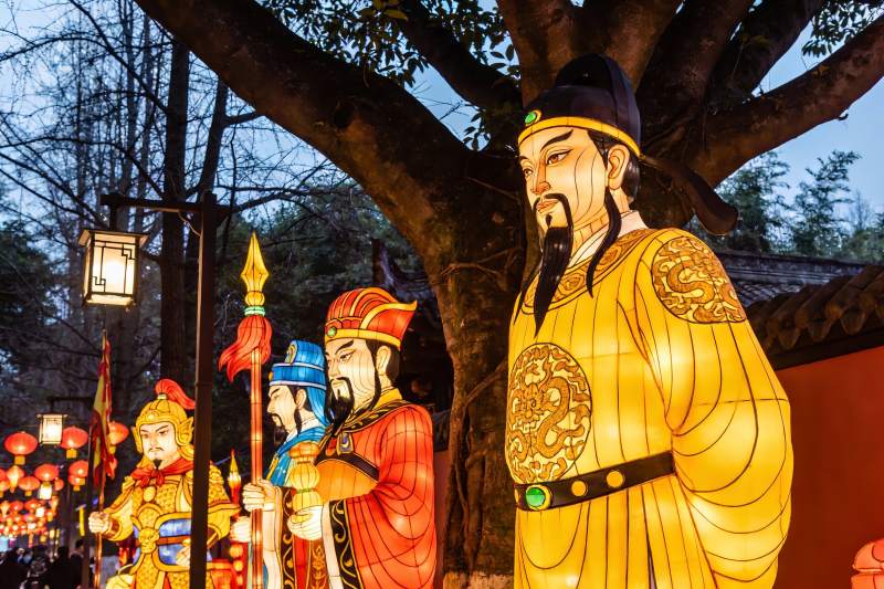 夜景古装人物灯会展示图片