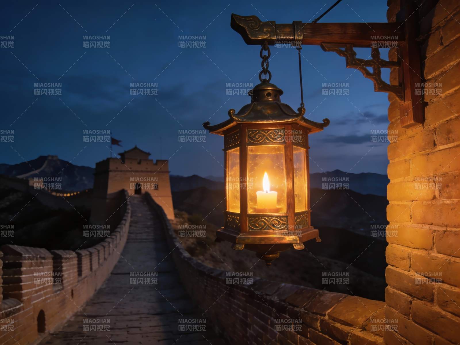 夜幕下的长城古灯图片