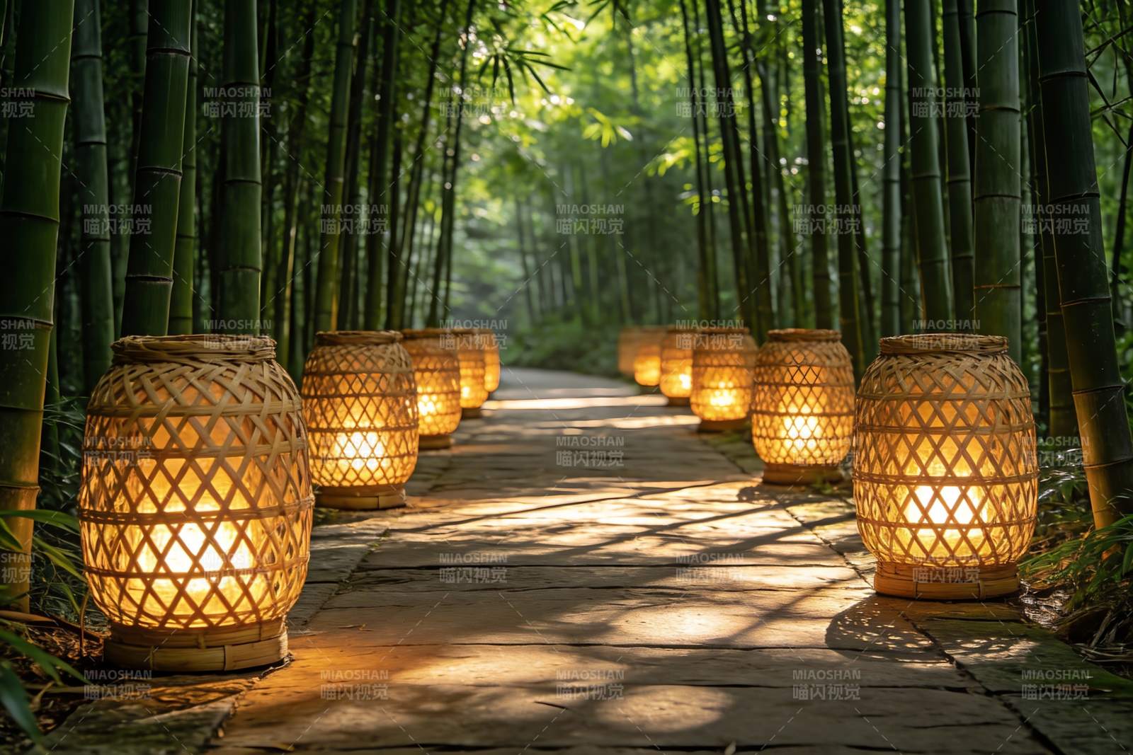竹林小径灯笼光影图片