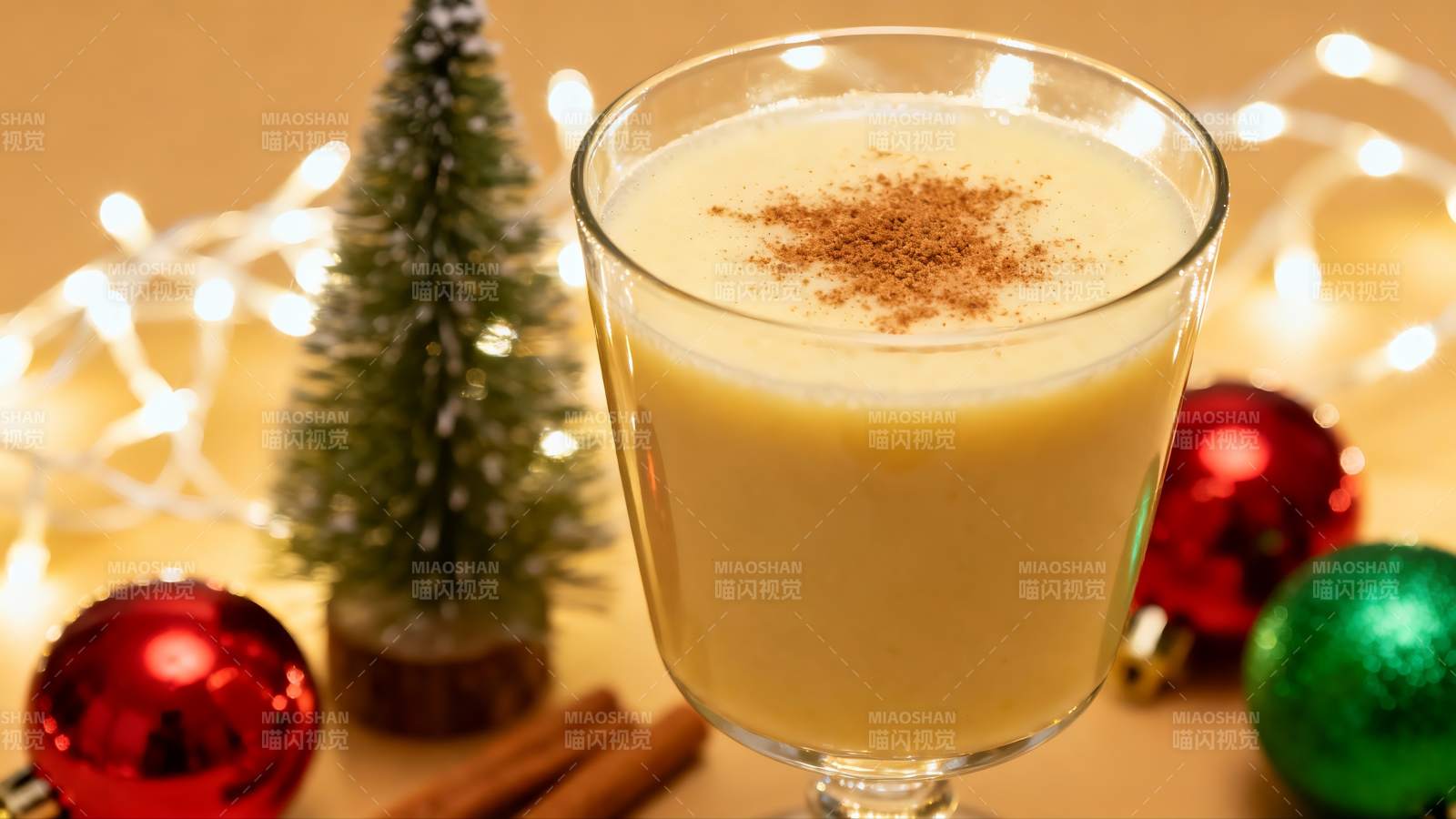 节日饮品点缀圣诞装饰图片