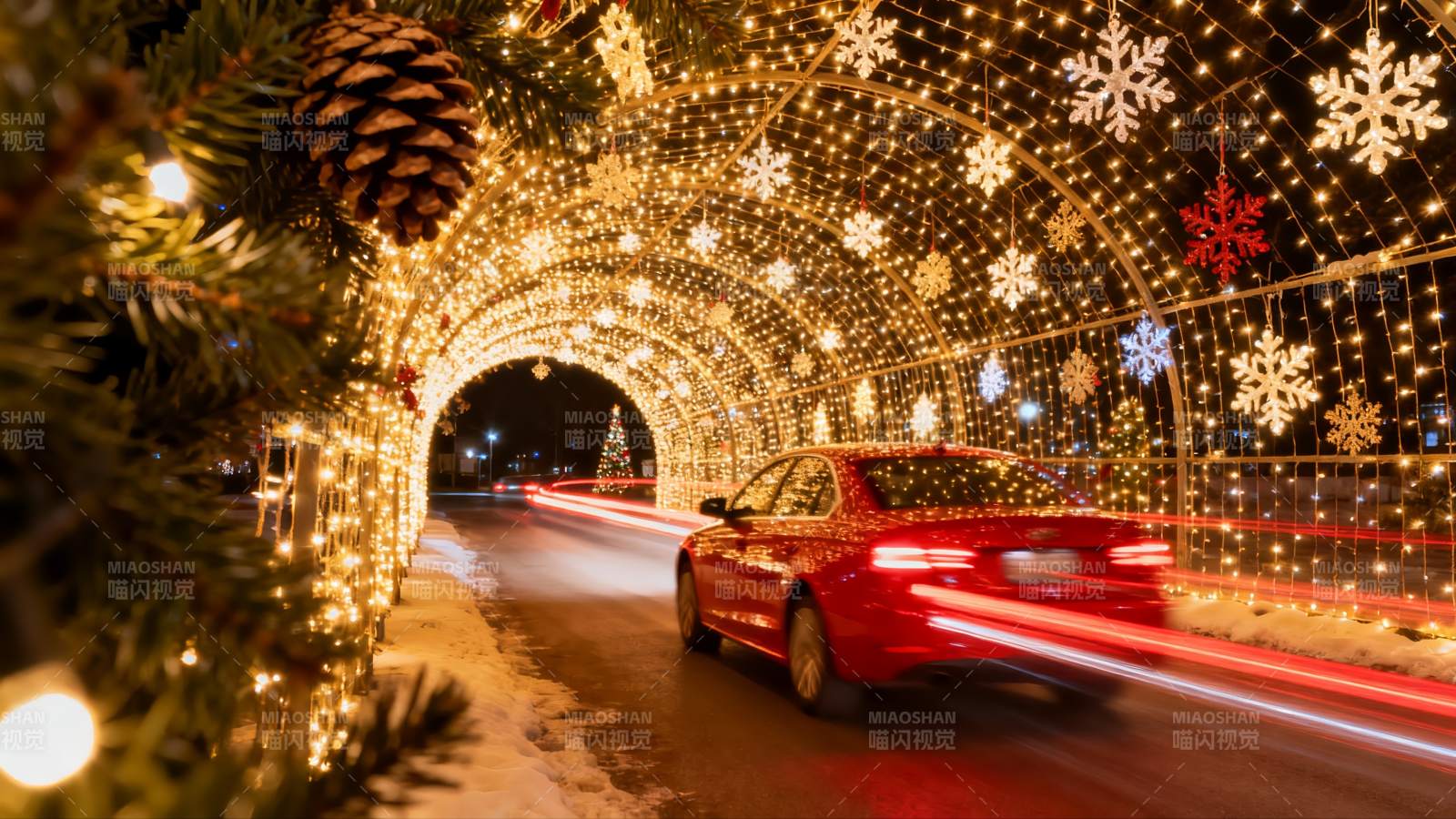 圣诞灯隧道夜景图片
