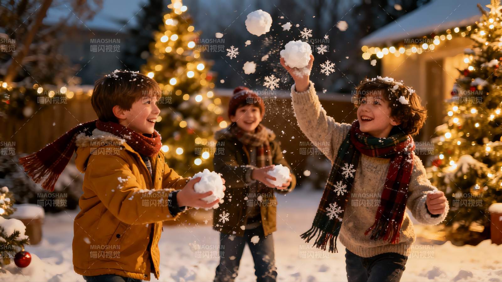 三个孩子雪地玩耍圣诞氛围浓厚图片
