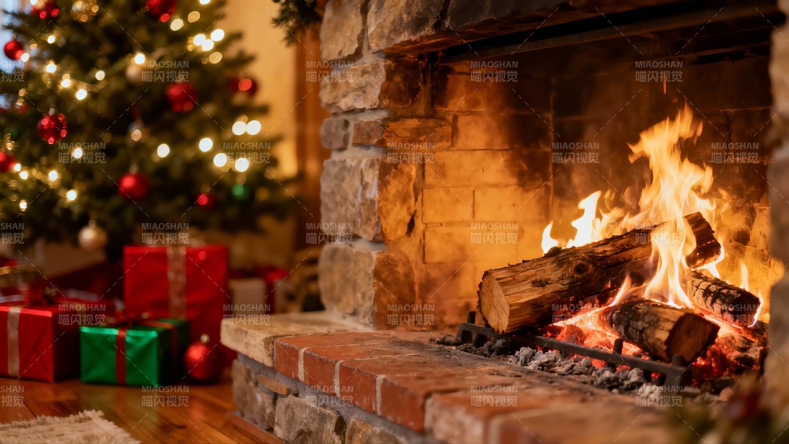 圣诞夜壁炉旁的温馨场景图片