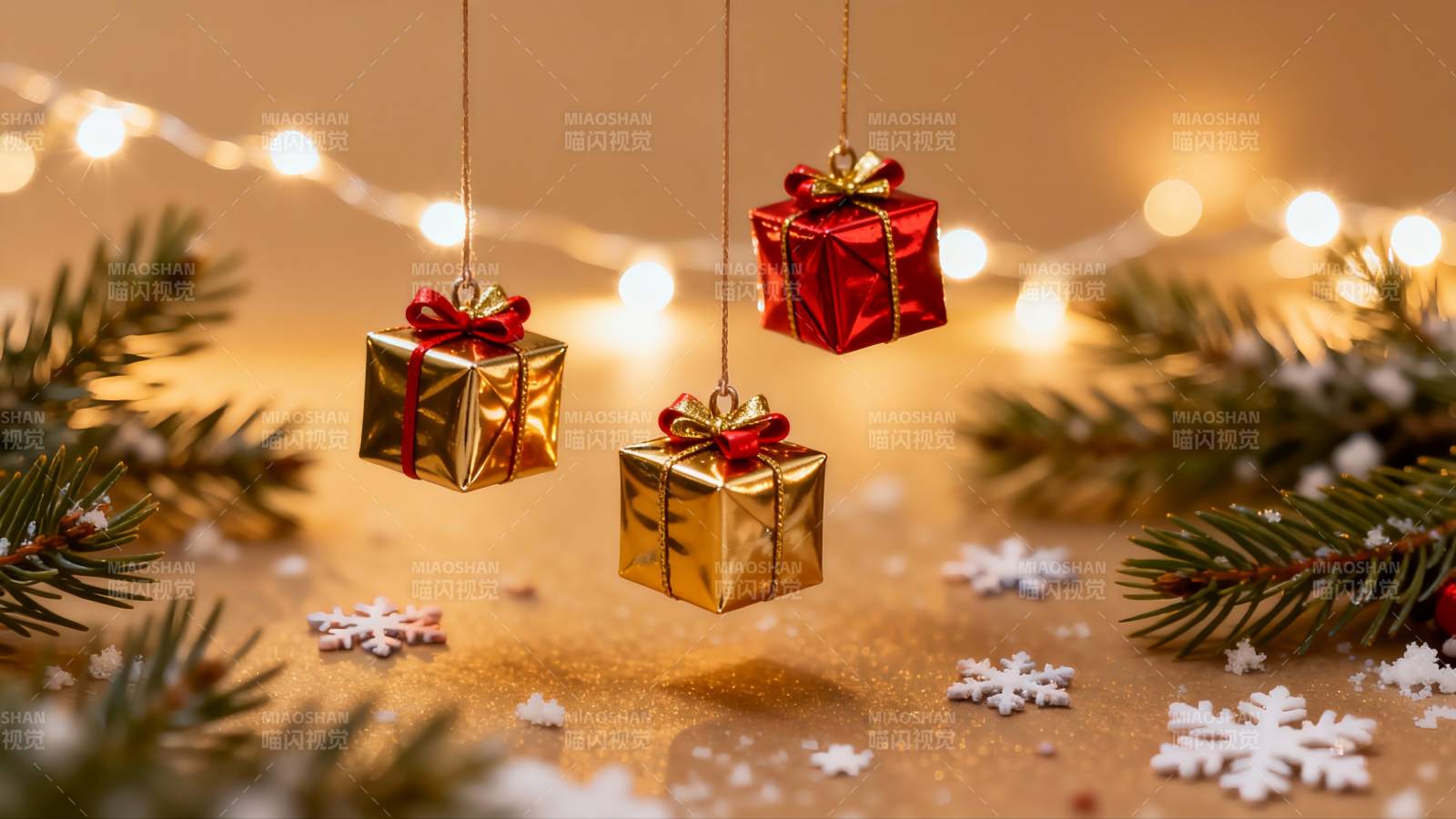 圣诞装饰礼盒与松枝图片