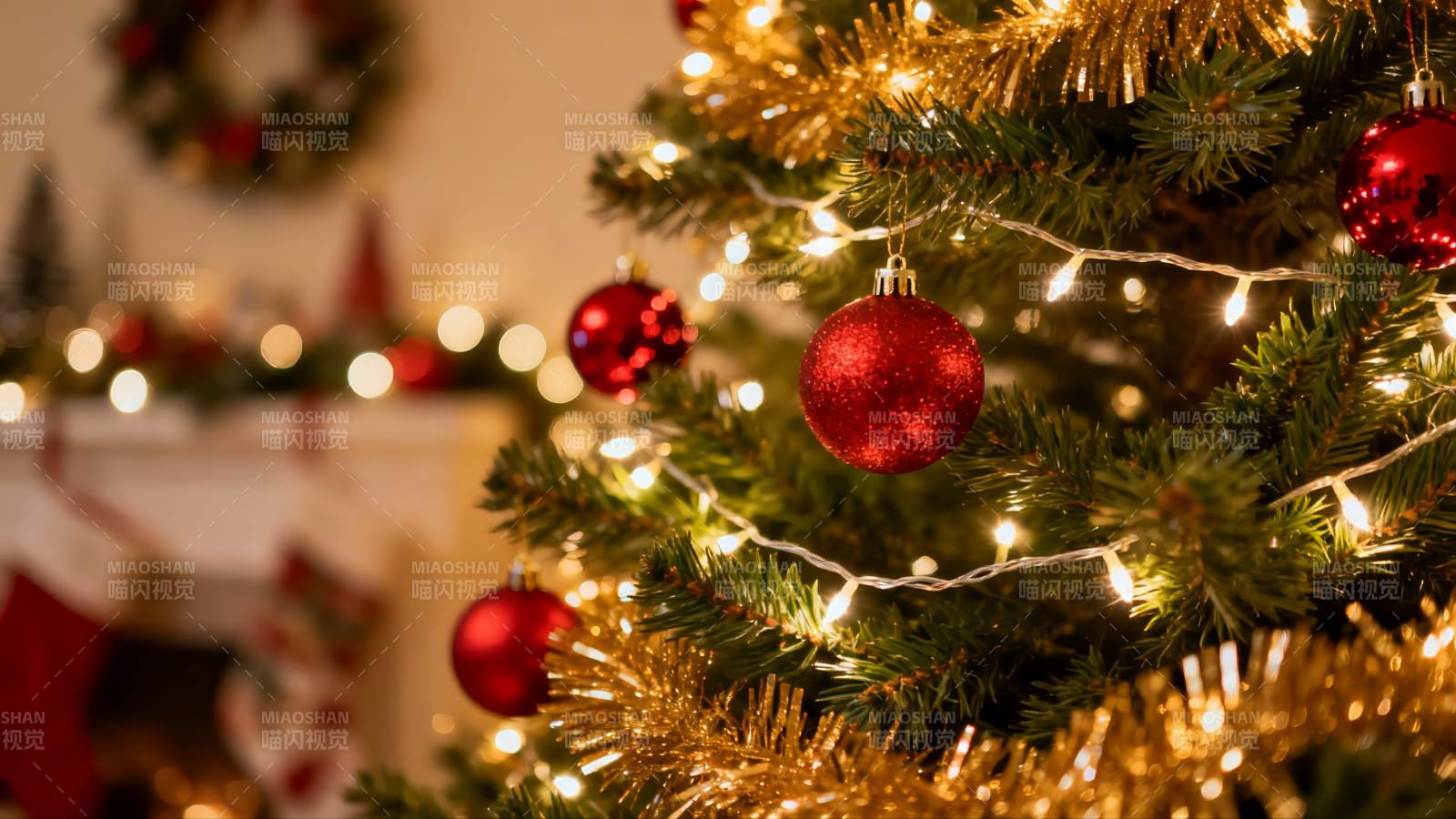 圣诞树装饰特写节日氛围浓厚图片