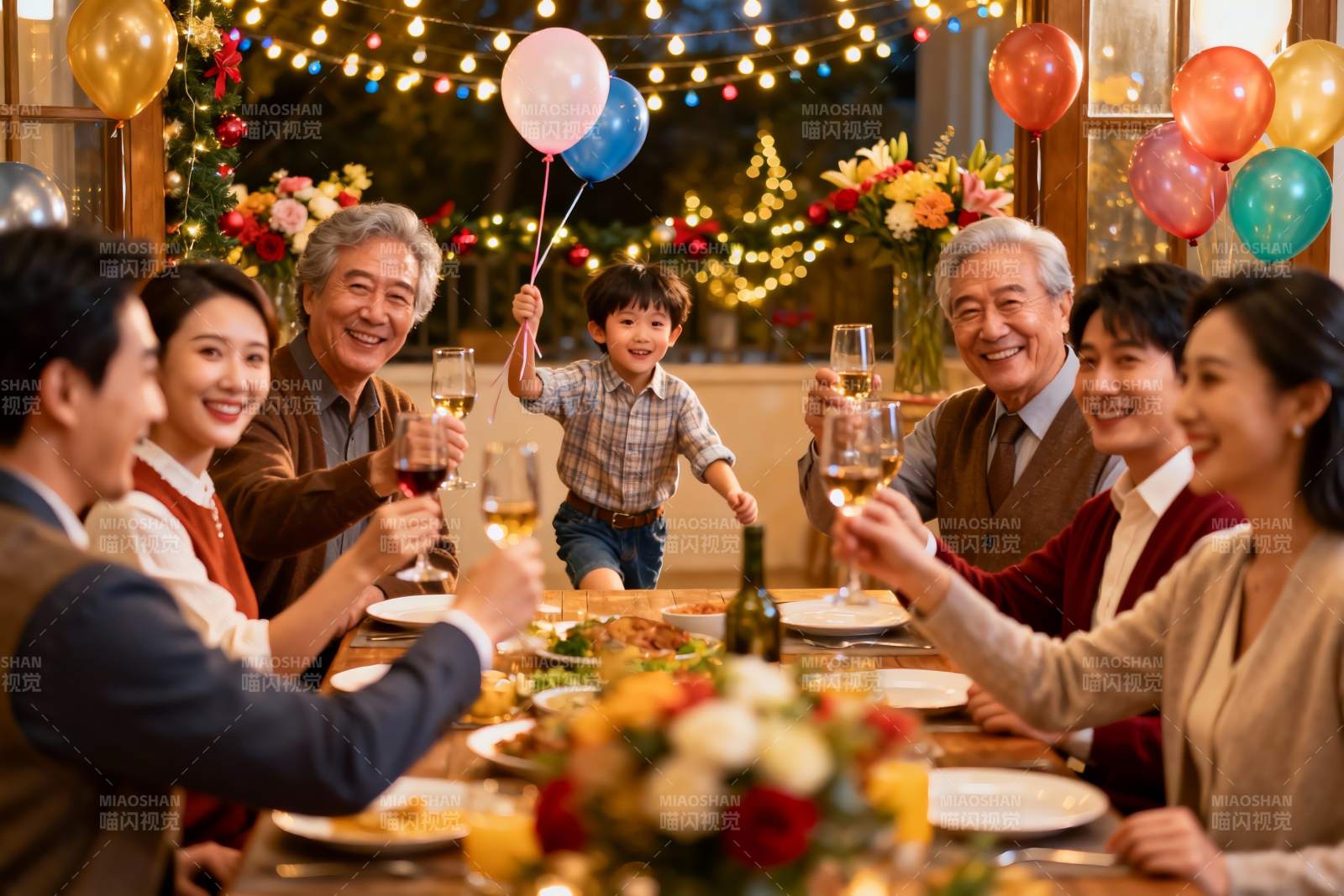 家庭聚会欢庆时刻图片
