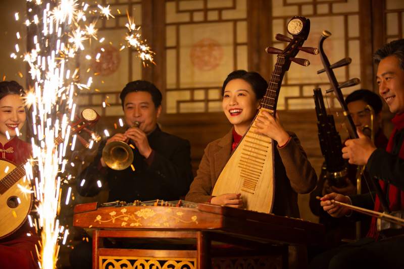 传统乐器演奏火花四溅图片