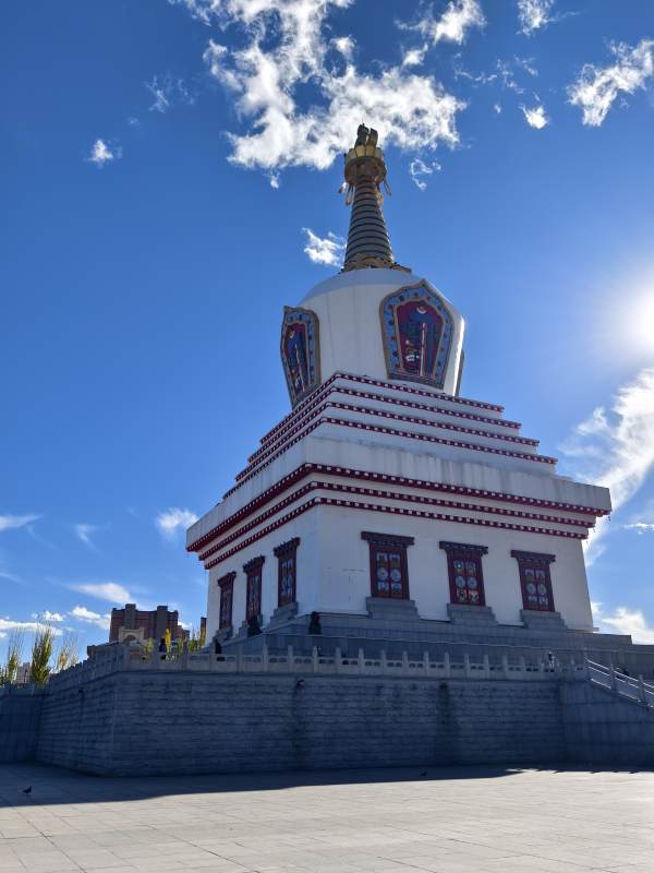 宝尔汗佛塔图片