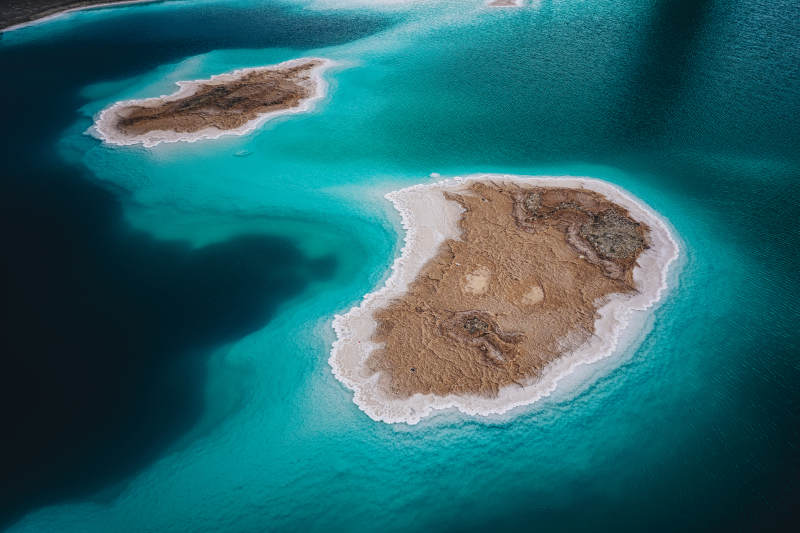 碧海孤岛航拍图-翡翠湖图片